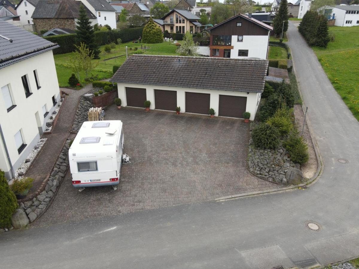 Ferienwohnung Zum Nuerburgring Munk Bagian luar foto