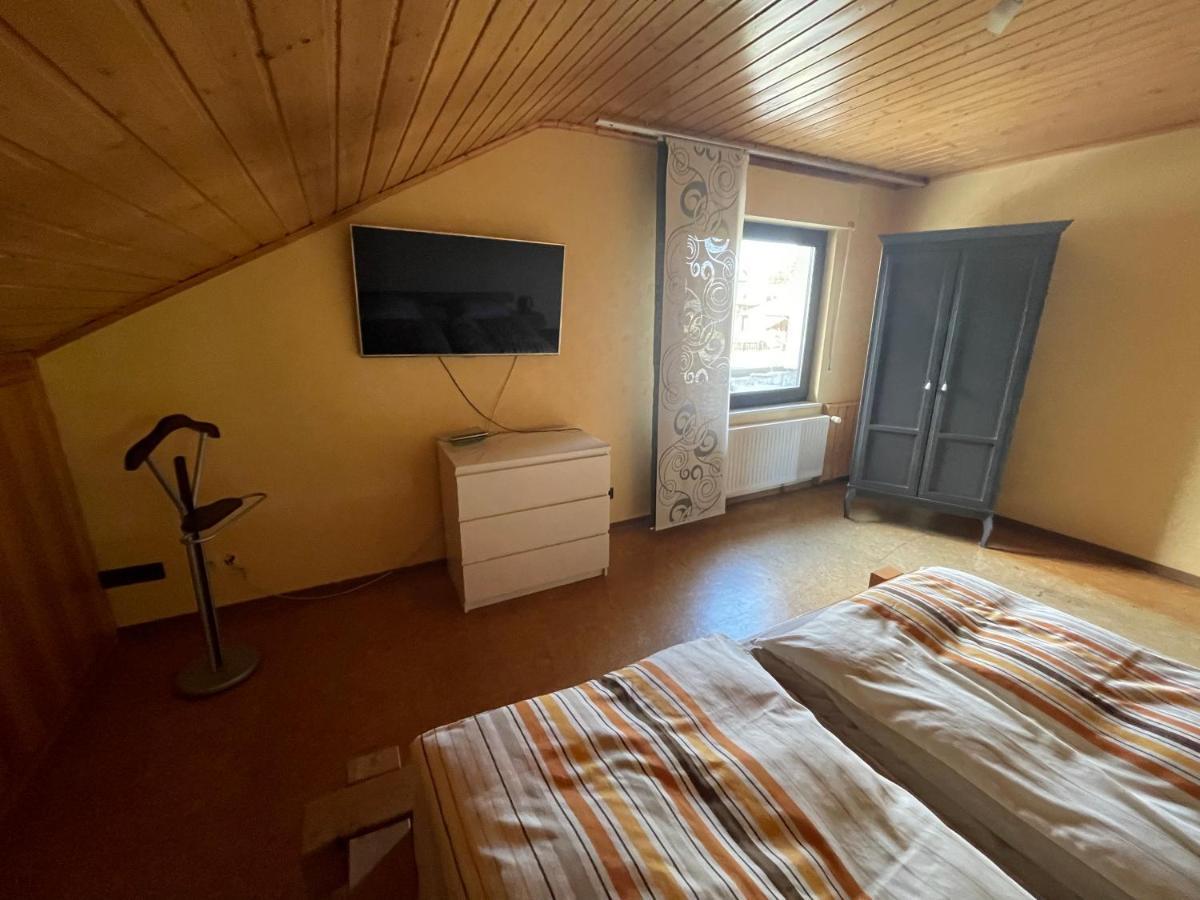 Ferienwohnung Zum Nuerburgring Munk Bagian luar foto
